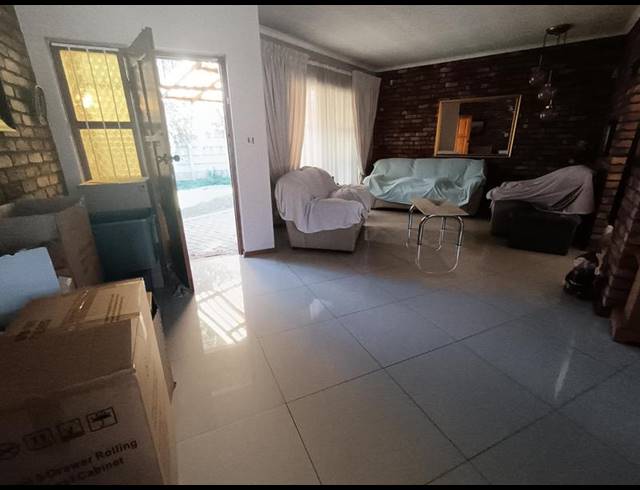 4 BEDROOM HOUSE FOR SALE IN PRIMROSE EAST